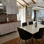 Doma *